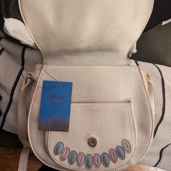 Danielle Nicole Mrs. Pots Crossbody - Picture 5 of 7